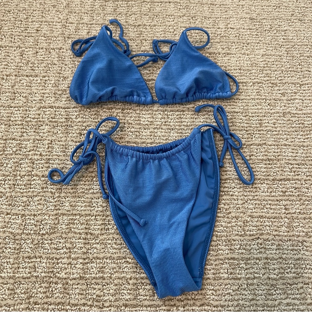 LIKE NEW PacSun Triangle Tie Bikini Set